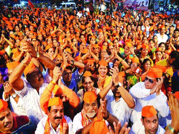 Maharati Mumbai's Dumdumali; Powerful display of Shivsena | महाआरतीने मुंबई दुमदुमली; शिवसेनेचे जोरदार शक्तिप्रदर्शन Maharati Mumbai's Dumdumali; Powerful display of Shivsena | महाआरतीने मुंबई दुमदुमली; शिवसेनेचे जोरदार शक्तिप्रदर्शन