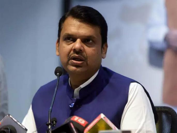 shiv sena slams devendra fadnavis and bjp after IFSC moved to gujarat from mumbai kkg | IFSC: खायचे महाराष्ट्राचे व गोडवे गायचे महाराष्ट्रावर अन्याय करणाऱ्यांचे; शिवसेनेकडून फडणवीसांचा समाचार shiv sena slams devendra fadnavis and bjp after IFSC moved to gujarat from mumbai kkg | IFSC: खायचे महाराष्ट्राचे व गोडवे गायचे महाराष्ट्रावर अन्याय करणाऱ्यांचे; शिवसेनेकडून फडणवीसांचा समाचार