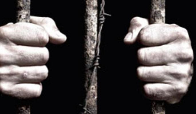 A person who sexually abuses three young girls has been sentenced to three times life imprisonment | तीन चिमुकल्या मुलींवर लैंगिक अत्याचार करणाऱ्यास तीनवेळा आजन्म कारावासाची शिक्षा