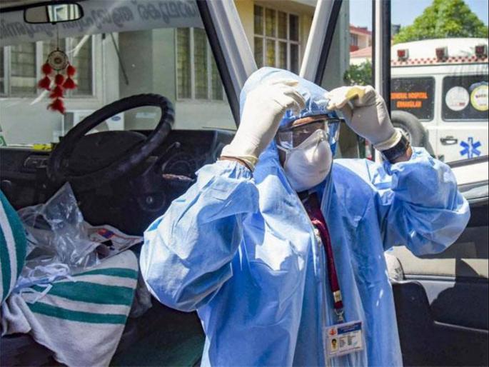 Kerala firm exports 35L pairs of surgical gloves to Serbia | Corornavirus : देशात तुटवडा असताना ९० टन सर्जिकल साहित्याची सर्बियाला निर्यात Kerala firm exports 35L pairs of surgical gloves to Serbia | Corornavirus : देशात तुटवडा असताना ९० टन सर्जिकल साहित्याची सर्बियाला निर्यात
