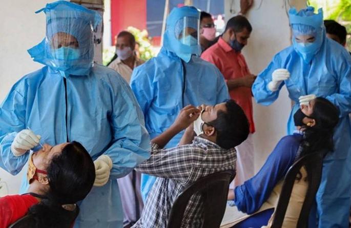 Will Ciro survey only when the risk of corona increases? | कोरोनाचा धोका वाढल्यावरच सिरो सर्वेक्षण करणार का? Will Ciro survey only when the risk of corona increases? | कोरोनाचा धोका वाढल्यावरच सिरो सर्वेक्षण करणार का?