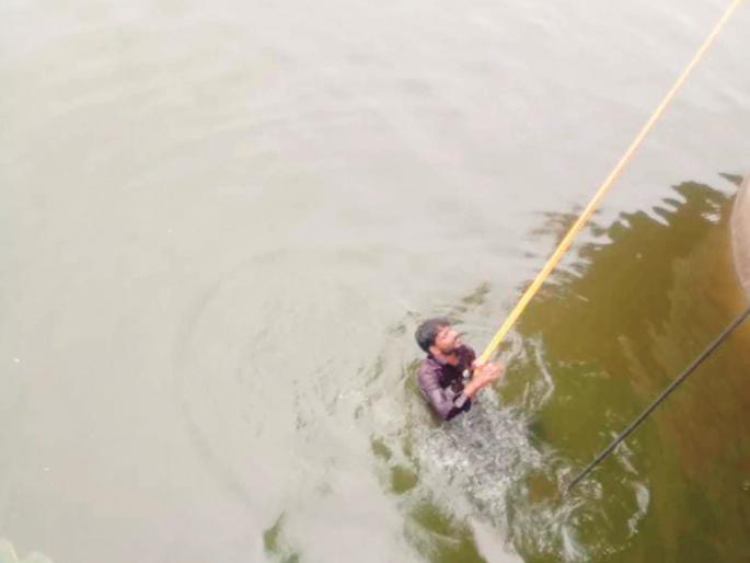 jumped into the Hursul lake when he could not swim; help help, the security guards ran after hearing the sound | पोहता येत नसताना हर्सूल तलावात उडी घेतली; वाचवा वाचवा, आवाज ऐकून सुरक्षा रक्षक धावले jumped into the Hursul lake when he could not swim; help help, the security guards ran after hearing the sound | पोहता येत नसताना हर्सूल तलावात उडी घेतली; वाचवा वाचवा, आवाज ऐकून सुरक्षा रक्षक धावले