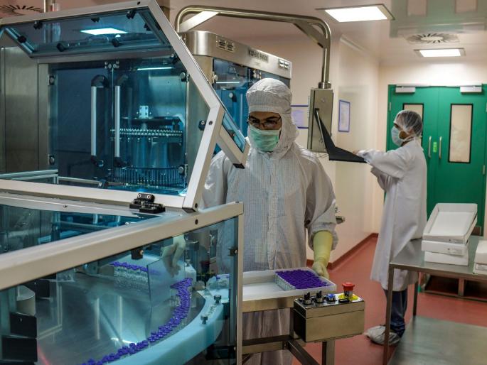 Corona Vaccine: Testing for a second vaccine from Corona; Will also produce ‘CavaVax’ | Corona Vaccine:‘सीरम’कडून काराेनाच्या दुसऱ्या लसीची चाचणी सुरू;‘काेवाेवॅक्स’चेही करणार उत्पादन Corona Vaccine: Testing for a second vaccine from Corona; Will also produce ‘CavaVax’ | Corona Vaccine:‘सीरम’कडून काराेनाच्या दुसऱ्या लसीची चाचणी सुरू;‘काेवाेवॅक्स’चेही करणार उत्पादन