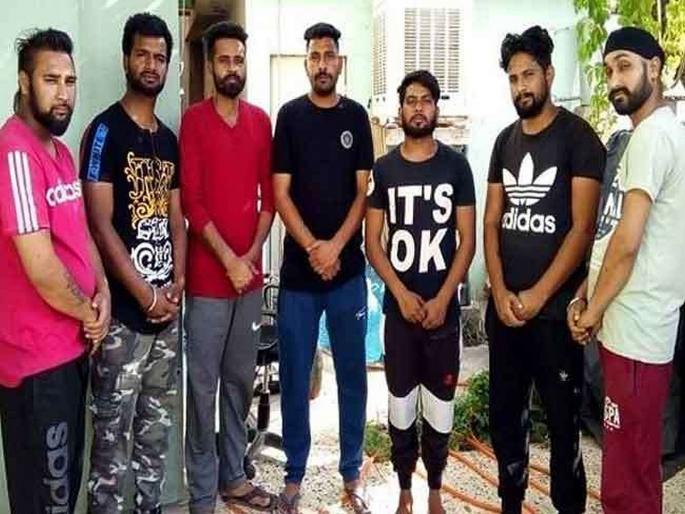 chandigarh seven punjabi youth stranded in iraq and harsimrat seeks help from foreign ministry | इराकमध्ये सात तरुण अडकले, कुटुंबीयांचे मदतीसाठी सरकारकडे आवाहन chandigarh seven punjabi youth stranded in iraq and harsimrat seeks help from foreign ministry | इराकमध्ये सात तरुण अडकले, कुटुंबीयांचे मदतीसाठी सरकारकडे आवाहन