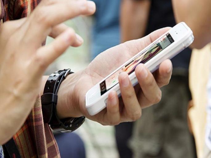 Angry at teen watching porn on mobile, father chops off his hand with butcher's knife | मुलाच्या Sex क्लिप पाहण्याच्या सवयीला कंटाळलेल्या पित्याने खाटिकाच्या सुऱ्याने तोडले मुलाचे हात Angry at teen watching porn on mobile, father chops off his hand with butcher's knife | मुलाच्या Sex क्लिप पाहण्याच्या सवयीला कंटाळलेल्या पित्याने खाटिकाच्या सुऱ्याने तोडले मुलाचे हात