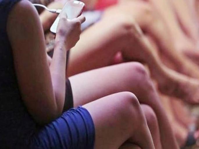 Raid on sex racket within the limits of Pune Airport Police Station 3 girls released 5 charged | Raid On Sex Racket In Pune: पुण्यातील विमाननगर परिसरात सेक्स रॅकेटवर छापा; ३ तरुणींची सुटका तर ५ जणांविरोधात गुन्हा दाखल Raid on sex racket within the limits of Pune Airport Police Station 3 girls released 5 charged | Raid On Sex Racket In Pune: पुण्यातील विमाननगर परिसरात सेक्स रॅकेटवर छापा; ३ तरुणींची सुटका तर ५ जणांविरोधात गुन्हा दाखल
