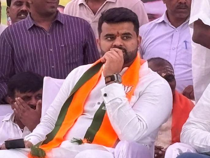 The careers of these leaders were also ruined due to the sex scandal; He rejected that act in the Raj Bhavan and had to resign | सेक्स स्कँडलमुळे या नेत्यांचेही करिअर झाले उद्ध्वस्त; राजभवनात नकाे ते कृत्य अन् द्यावा लागला राजीनामा The careers of these leaders were also ruined due to the sex scandal; He rejected that act in the Raj Bhavan and had to resign | सेक्स स्कँडलमुळे या नेत्यांचेही करिअर झाले उद्ध्वस्त; राजभवनात नकाे ते कृत्य अन् द्यावा लागला राजीनामा