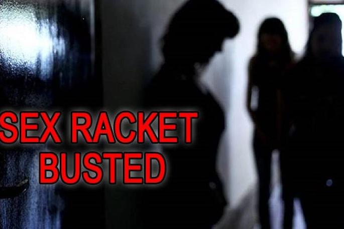 Police arested two men who run a sex racket in a hotel | हॉटेलात सेक्स रॅकेट चालविणाऱ्या दोघांना सोमवारपर्यंत पोलीस कोठडी Police arested two men who run a sex racket in a hotel | हॉटेलात सेक्स रॅकेट चालविणाऱ्या दोघांना सोमवारपर्यंत पोलीस कोठडी
