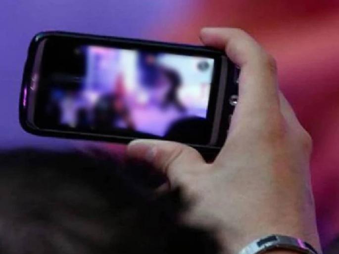 Sextortion, obscene photos of a young man go viral! Crime against two strangers including a woman | सेक्सटॉर्शन, तरुणाचे अश्लील फोटो व्हायरल ! महिलेसह दोन अनोळखी व्यक्तींवर गुन्हा Sextortion, obscene photos of a young man go viral! Crime against two strangers including a woman | सेक्सटॉर्शन, तरुणाचे अश्लील फोटो व्हायरल ! महिलेसह दोन अनोळखी व्यक्तींवर गुन्हा