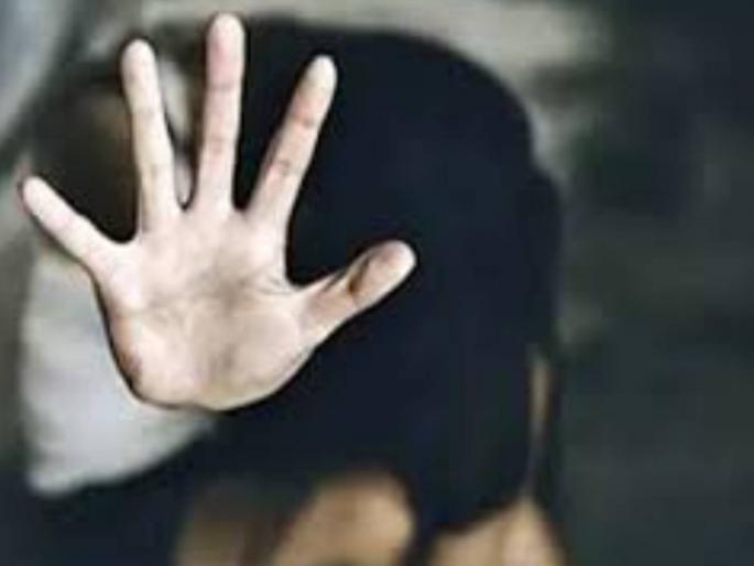 Sexual assault on air hostess undergoing treatment, technician in ICU lab arrested; CCTV catches accused | उपचार घेत असलेल्या एअर होस्टेसवर लैंगिक अत्याचार, ICU लॅबमधील टेक्निशियनला अटक; CCTV मुळे आरोपी जाळ्यात Sexual assault on air hostess undergoing treatment, technician in ICU lab arrested; CCTV catches accused | उपचार घेत असलेल्या एअर होस्टेसवर लैंगिक अत्याचार, ICU लॅबमधील टेक्निशियनला अटक; CCTV मुळे आरोपी जाळ्यात