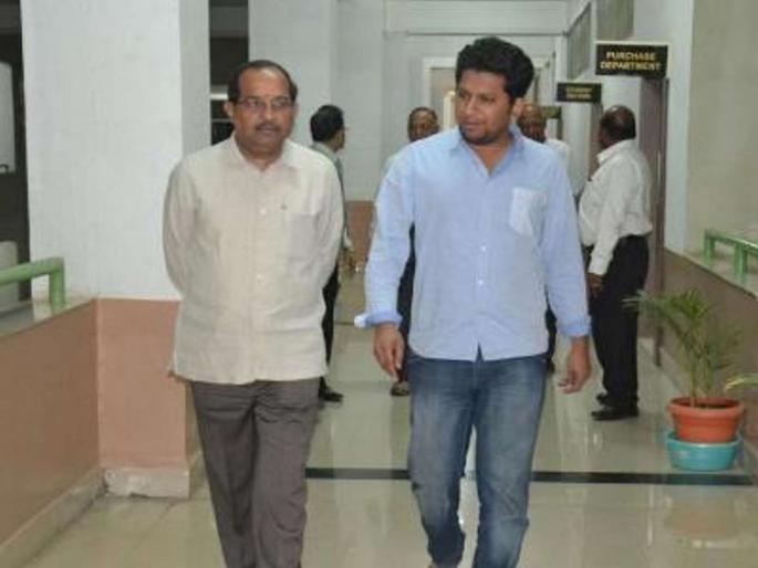 The reputation of the two ministers and the president of the state had to suffer | Maharashtra Election 2019 : दोन मंत्री अन् प्रदेशाध्यक्षांची प्रतिष्ठा लागली पणाला The reputation of the two ministers and the president of the state had to suffer | Maharashtra Election 2019 : दोन मंत्री अन् प्रदेशाध्यक्षांची प्रतिष्ठा लागली पणाला