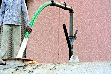 The Sena and the Rashtravadi also oppose the proposal to impose water tariff on Thanekar | ठाणेकरांवर पाणीदरवाढ लादण्याच्या प्रस्तावास सेनेसह राष्ट्रवादीचाही विरोध