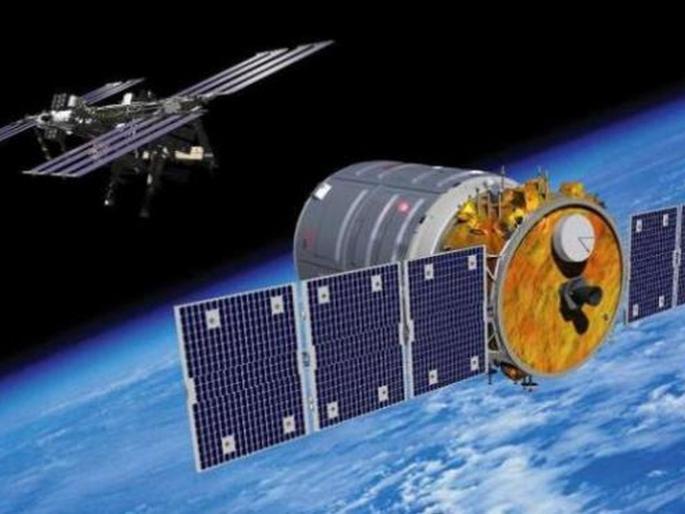 Two slum girls to build satellite! | झोपडपट्टीतील दोन मुली तयार करणार उपग्रह!