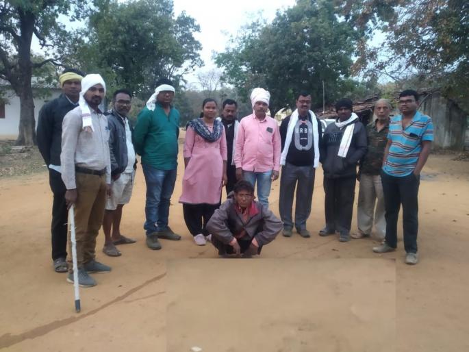 'He' used to hunt by applying current at night; The forest department set the trap early in the morning | रात्री करंट लावून 'तो' करायचा शिकार; वन विभागाने पहाटेच सापळ्यात अडकवले 'He' used to hunt by applying current at night; The forest department set the trap early in the morning | रात्री करंट लावून 'तो' करायचा शिकार; वन विभागाने पहाटेच सापळ्यात अडकवले