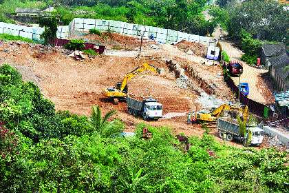 rebel will incresed Congress-NCP hopes | बंडखोरांमुळे काँग्रेस-राष्ट्रवादीच्या आशा पल्लवीत rebel will incresed Congress-NCP hopes | बंडखोरांमुळे काँग्रेस-राष्ट्रवादीच्या आशा पल्लवीत