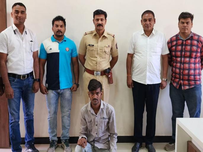 shop Worker is thief; arrested from Pune, Jalgaon crime news | दुकानाचा कामगार निघाला चोर; पुण्यातून ठोकल्या बेड्या shop Worker is thief; arrested from Pune, Jalgaon crime news | दुकानाचा कामगार निघाला चोर; पुण्यातून ठोकल्या बेड्या