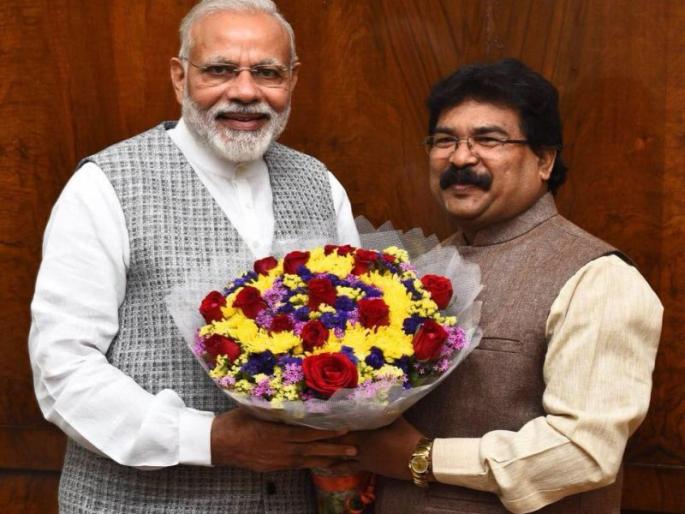 We can bring water to Latur by plain, BJP MP from sunil gaikwad of latur | लातूरसाठी आम्ही 'विमानानंही' पाणी आणू शकतो, भाजपा खासदार 'हवेत'