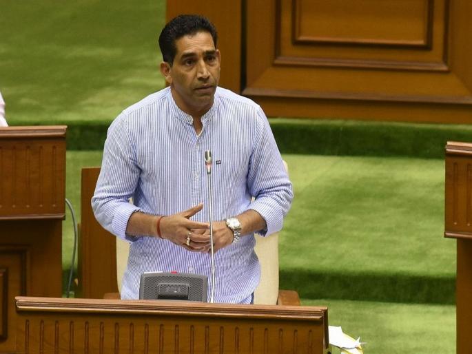 clashes between govind gawade and ramesh tawadkar and bjp politics in goa | मंत्र्याकडून घरचा अहेर; आक्रमक भूमिका अन् पक्षांतर्गत नाराजी clashes between govind gawade and ramesh tawadkar and bjp politics in goa | मंत्र्याकडून घरचा अहेर; आक्रमक भूमिका अन् पक्षांतर्गत नाराजी