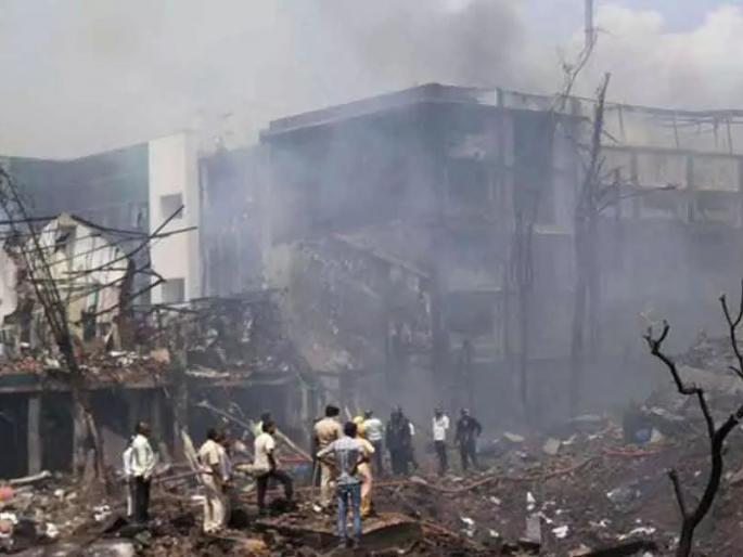 Confidentiality of chemicals in Thane-Belapur industrial area | ठाणे-बेलापूर औद्योगिक क्षेत्रात रसायनांबाबत गुप्तता धोक्याची  Confidentiality of chemicals in Thane-Belapur industrial area | ठाणे-बेलापूर औद्योगिक क्षेत्रात रसायनांबाबत गुप्तता धोक्याची