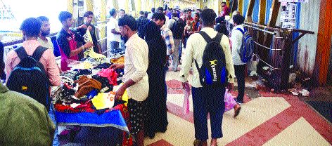 Parliamentary nomination papers zero | खासदारांच्या दौैऱ्याचे फलित शून्य Parliamentary nomination papers zero | खासदारांच्या दौैऱ्याचे फलित शून्य