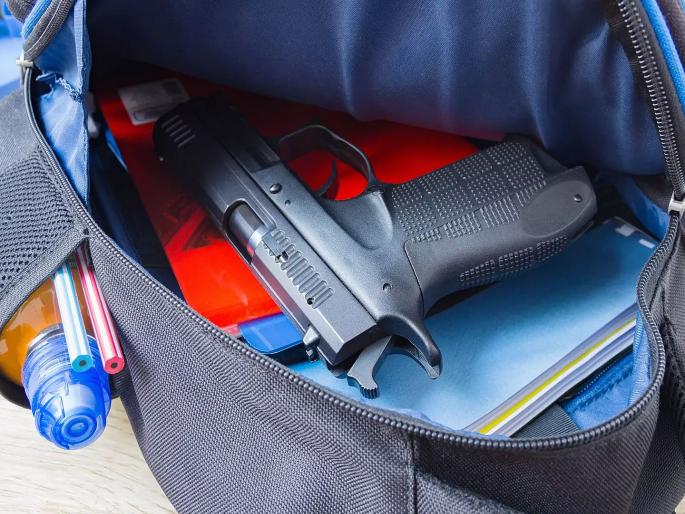 Is Bihar, a nursery child shoot third standard kid in school. | नर्सरीत शिकणारा मुलगा बॅगेत बंदूक घेऊन शाळेत गेला; तिसरीच्या मुलावर झाडली गोळी Is Bihar, a nursery child shoot third standard kid in school. | नर्सरीत शिकणारा मुलगा बॅगेत बंदूक घेऊन शाळेत गेला; तिसरीच्या मुलावर झाडली गोळी