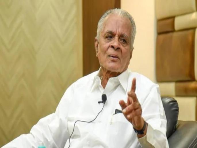 Retired army officers should enter politics to raise the level of politics - Dr. Sh. b. Mujumdar | राजकारणाचा स्तर उंचावण्यासाठी निवृत्त लष्कर अधिकाऱ्यांनी राजकारणात यावे - डॉ.शां.ब. मुजुमदार Retired army officers should enter politics to raise the level of politics - Dr. Sh. b. Mujumdar | राजकारणाचा स्तर उंचावण्यासाठी निवृत्त लष्कर अधिकाऱ्यांनी राजकारणात यावे - डॉ.शां.ब. मुजुमदार