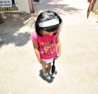 Zero shadow day: The shadow of Mumbaikars has disappeared | शून्य सावली दिवस : मुंबईकरांची सावली झाली गायब Zero shadow day: The shadow of Mumbaikars has disappeared | शून्य सावली दिवस : मुंबईकरांची सावली झाली गायब