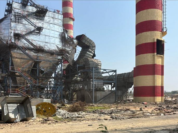 ESP boiler explodes while testing at Sahyadri Cooperative Sugar Factory in karad Four employees seriously injured | Satara: सह्याद्री कारखान्यात स्फोट, चार कर्मचारी गंभीर जखमी ESP boiler explodes while testing at Sahyadri Cooperative Sugar Factory in karad Four employees seriously injured | Satara: सह्याद्री कारखान्यात स्फोट, चार कर्मचारी गंभीर जखमी