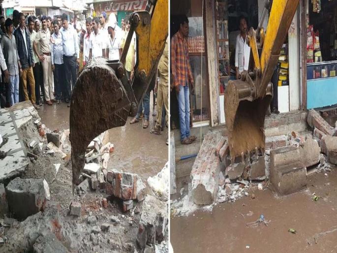 In Shahada 80 removed encroachment | शहाद्यात 80 अतिक्रमण काढले In Shahada 80 removed encroachment | शहाद्यात 80 अतिक्रमण काढले