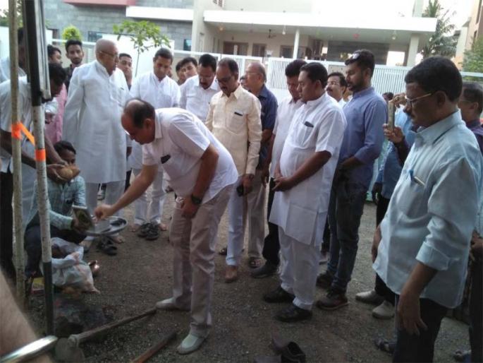 Shahada Municipality's Bhumi Pujan of Development Work | शहादा नगरपालिकेतर्फे विकास कामांचे भूमिपूजन Shahada Municipality's Bhumi Pujan of Development Work | शहादा नगरपालिकेतर्फे विकास कामांचे भूमिपूजन