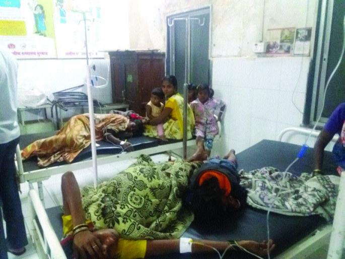 Shahpur-Murbad: 34 people from tribal area get poisoned and 27 seriously injured in the stomach | शहापूर-मुरबाड: आदिवासीवाडीतील ३४ जणांना पेढ्यांतून विषबाधा, २७ गंभीर, उपचार सुरू Shahpur-Murbad: 34 people from tribal area get poisoned and 27 seriously injured in the stomach | शहापूर-मुरबाड: आदिवासीवाडीतील ३४ जणांना पेढ्यांतून विषबाधा, २७ गंभीर, उपचार सुरू