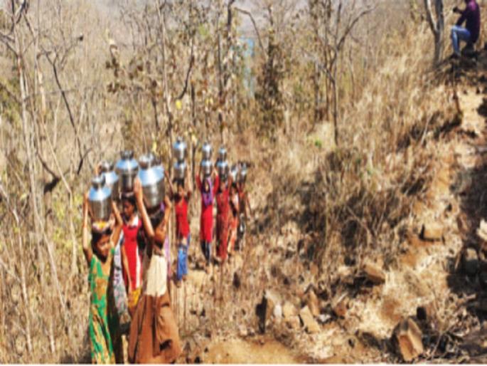 shahapur people want water said dont do politics on loudspeakers hanuman chalisa ed give us water | "भोंगे, हनुमान चालीसा नको, आम्हाला पाणी द्या," शहापूर तालुक्यातील आदिवासी महिलांची साद shahapur people want water said dont do politics on loudspeakers hanuman chalisa ed give us water | "भोंगे, हनुमान चालीसा नको, आम्हाला पाणी द्या," शहापूर तालुक्यातील आदिवासी महिलांची साद