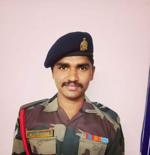 Rakesh Sontakke, son of Katol in Nagpur district, was killed | नागपूर जिल्ह्यातील काटोलचे सुपुत्र राकेश सोनटक्के यांना वीरमरण Rakesh Sontakke, son of Katol in Nagpur district, was killed | नागपूर जिल्ह्यातील काटोलचे सुपुत्र राकेश सोनटक्के यांना वीरमरण