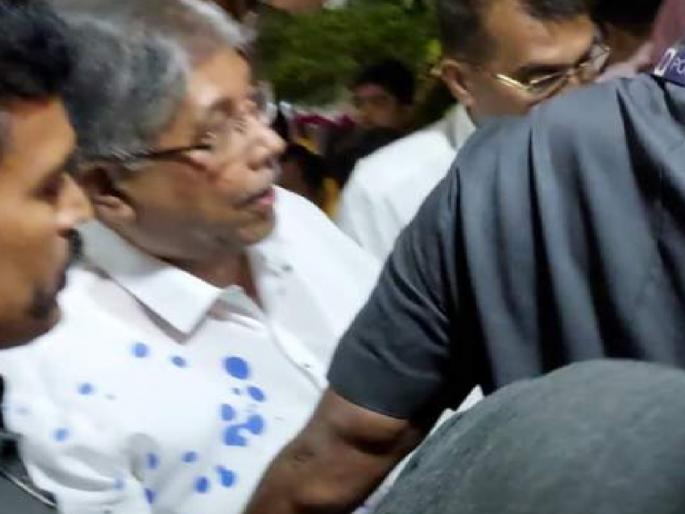 Kolhapur district protest against throwing ink on minister Chandrakant Patil | मंत्री चंद्रकांत पाटील यांच्यावरील शाईफेकीचा कोल्हापूर जिल्ह्यातून निषेध Kolhapur district protest against throwing ink on minister Chandrakant Patil | मंत्री चंद्रकांत पाटील यांच्यावरील शाईफेकीचा कोल्हापूर जिल्ह्यातून निषेध