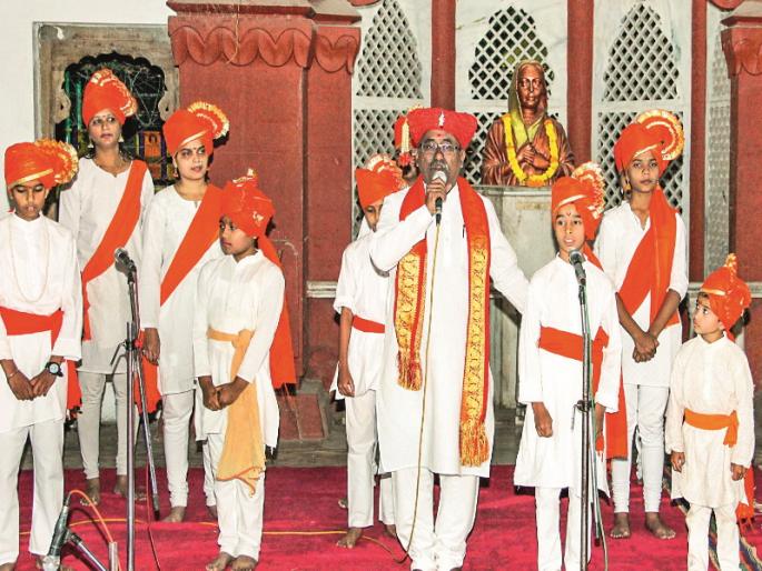 Need of Art: Moreshwar Buwa Joshi; Golden Jubilee Year of Maharashtra Shahir Parishad | कलांची हवी जोपासना : मोरेश्वर बुवा जोशी; महाराष्ट्र शाहीर परिषदेचे सुवर्णमहोत्सवी वर्ष  Need of Art: Moreshwar Buwa Joshi; Golden Jubilee Year of Maharashtra Shahir Parishad | कलांची हवी जोपासना : मोरेश्वर बुवा जोशी; महाराष्ट्र शाहीर परिषदेचे सुवर्णमहोत्सवी वर्ष