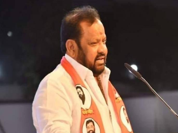 Rajesh Kshirsagar dropped MLA Shahajibapu Patil from the welcome flex | जावयाचा त्रास आवरा; फलकावरून गायब झाला सासरा, कोल्हापुरात रंगले राजकीय युद्ध Rajesh Kshirsagar dropped MLA Shahajibapu Patil from the welcome flex | जावयाचा त्रास आवरा; फलकावरून गायब झाला सासरा, कोल्हापुरात रंगले राजकीय युद्ध