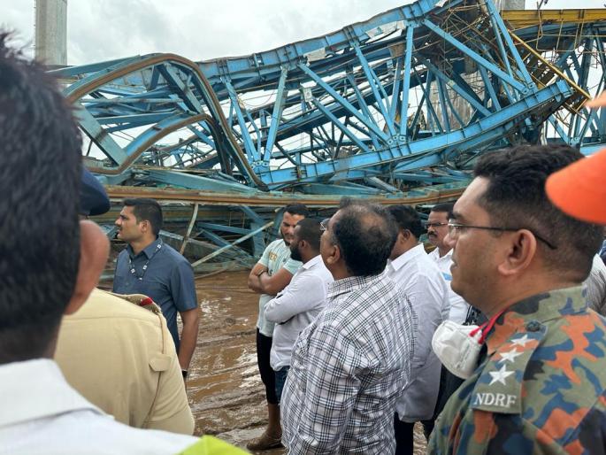 shahpur accident on samruddhi highway 14 out of 17 dead have been identified | समृद्धी महामार्गावर मोठी दुर्घटना; १७ पैकी १४ मृतांची ओळख पटली shahpur accident on samruddhi highway 14 out of 17 dead have been identified | समृद्धी महामार्गावर मोठी दुर्घटना; १७ पैकी १४ मृतांची ओळख पटली