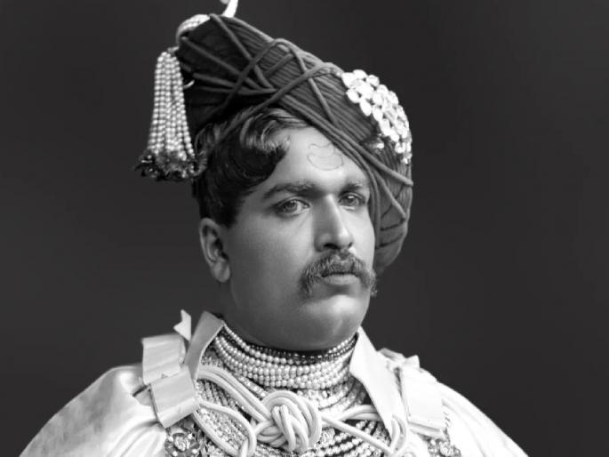 Shahu Maharaj forgive us and give wisdom to the leaders to do the welfare of Kolhapur | प्रासंगिक: राजर्षी छत्रपती शाहू महाराज माफी असावी!, कोल्हापूरच्या मारेकऱ्यांपुढे आम्ही हतबल आहोत  Shahu Maharaj forgive us and give wisdom to the leaders to do the welfare of Kolhapur | प्रासंगिक: राजर्षी छत्रपती शाहू महाराज माफी असावी!, कोल्हापूरच्या मारेकऱ्यांपुढे आम्ही हतबल आहोत