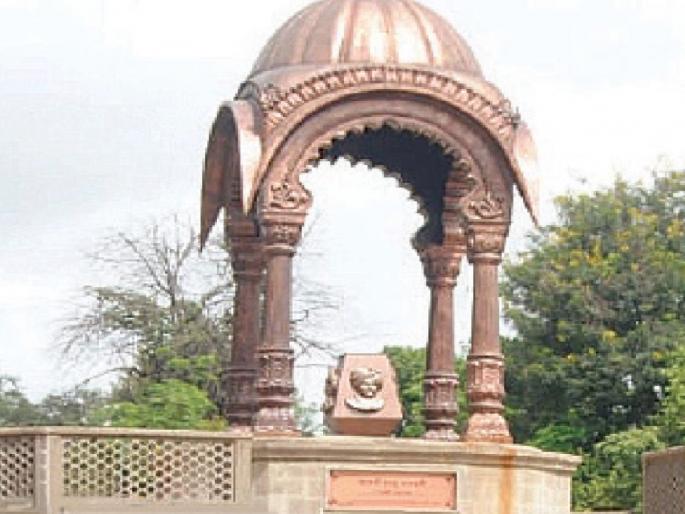 Neglect of Shahu Samadhi Smarak, waiting for approval for second phase works in kolhapur | शाहू समाधी स्मारकाची उपेक्षा, दुसऱ्या टप्प्यातील कामांना मंजुरीची प्रतीक्षा Neglect of Shahu Samadhi Smarak, waiting for approval for second phase works in kolhapur | शाहू समाधी स्मारकाची उपेक्षा, दुसऱ्या टप्प्यातील कामांना मंजुरीची प्रतीक्षा