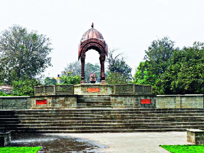 The Eknath Shinde-Devendra Fadnavis government withheld funds for Shahu mausoleum in Kolhapur | शिंदे-फडणवीस सरकारने कोल्हापुरातील शाहू समाधिस्थळाचा निधी रोखला The Eknath Shinde-Devendra Fadnavis government withheld funds for Shahu mausoleum in Kolhapur | शिंदे-फडणवीस सरकारने कोल्हापुरातील शाहू समाधिस्थळाचा निधी रोखला