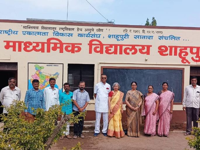 The variety of library shelves for the growth of the book movement! A moment of ideal thought | ग्रंथ चळवळ वाढीसाठी ग्रंथसंपदा कपाटांचे वाण! आदर्श विचारांची मुहूर्तमेढ The variety of library shelves for the growth of the book movement! A moment of ideal thought | ग्रंथ चळवळ वाढीसाठी ग्रंथसंपदा कपाटांचे वाण! आदर्श विचारांची मुहूर्तमेढ