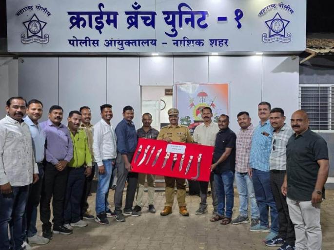 dangerous weapons like koyta and chopper found in children's school bag in nashik | नाशिकमध्ये मुलांच्या दप्तरात आढळली गुप्ती, कोयता अन् चॉपरसारखी घातक हत्यारे dangerous weapons like koyta and chopper found in children's school bag in nashik | नाशिकमध्ये मुलांच्या दप्तरात आढळली गुप्ती, कोयता अन् चॉपरसारखी घातक हत्यारे