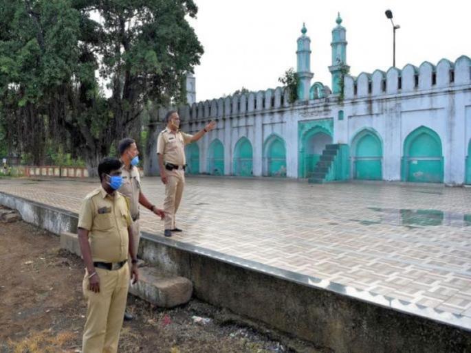 For the second year in a row, Eidgah Maidan will be Sunesune; An appeal to simply celebrate Goat Eid | सलग दुसऱ्या वर्षी ईदगाह मैदान राहणार सुनेसुने; बकरी ईद साधेपणाने साजरी करण्याचे आवाहन For the second year in a row, Eidgah Maidan will be Sunesune; An appeal to simply celebrate Goat Eid | सलग दुसऱ्या वर्षी ईदगाह मैदान राहणार सुनेसुने; बकरी ईद साधेपणाने साजरी करण्याचे आवाहन
