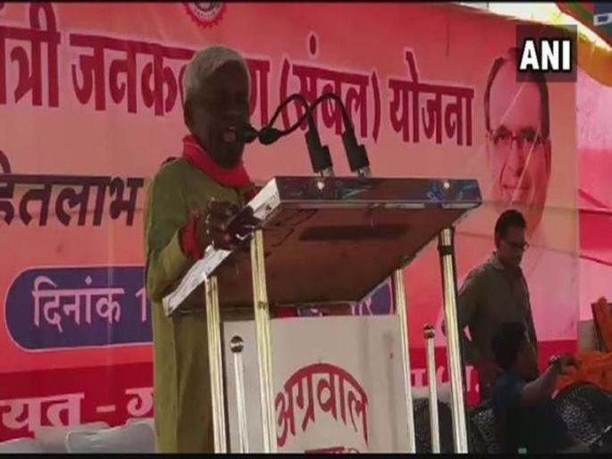 bjp mla pannalal says women should rather remain infertile than produce kids who are not sanskari | समाजात विकृती निर्माण करणाऱ्या मुलांना जन्म देण्यापेक्षा महिलांनी विनापत्य रहावं- भाजपा आमदार bjp mla pannalal says women should rather remain infertile than produce kids who are not sanskari | समाजात विकृती निर्माण करणाऱ्या मुलांना जन्म देण्यापेक्षा महिलांनी विनापत्य रहावं- भाजपा आमदार