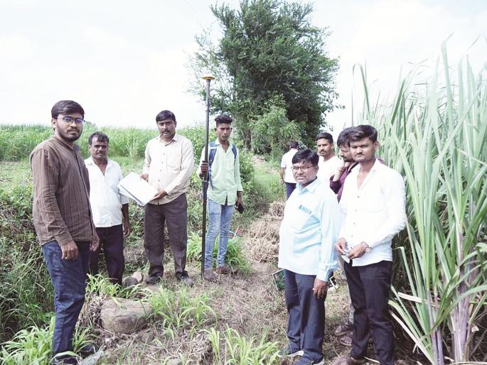 Shaktipeeth Highway joint counting project in Marathwada begins, starts from Latur district | मराठवाड्यात शक्तिपीठ महामार्ग संयुक्त मोजणीचा नारळ फुटला, लातूर जिल्ह्यातून सुरुवात Shaktipeeth Highway joint counting project in Marathwada begins, starts from Latur district | मराठवाड्यात शक्तिपीठ महामार्ग संयुक्त मोजणीचा नारळ फुटला, लातूर जिल्ह्यातून सुरुवात