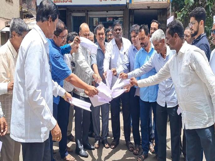 in sangli shaktipeth highway government ordinance starts holi movement | सांगलीत शक्तिपीठ महामार्गाच्या शासन अध्यादेशाची होळी आंदोलनाला सुरुवात; २७ रोजी कोल्हापुरात धरणे in sangli shaktipeth highway government ordinance starts holi movement | सांगलीत शक्तिपीठ महामार्गाच्या शासन अध्यादेशाची होळी आंदोलनाला सुरुवात; २७ रोजी कोल्हापुरात धरणे