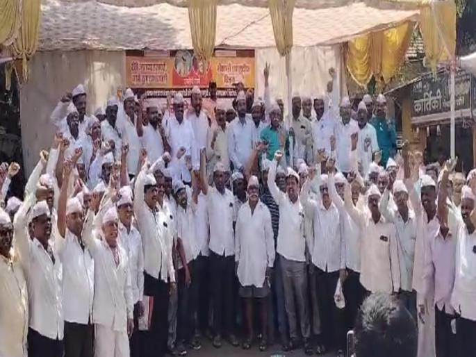 Shakti Peeth will not hesitate to join hands with the leaders if the highway is not cancelled | Shaktipeeth Highway: 'प्रसंगी नेत्यांशी दोन हात करायला शेतकरी मागेपुढे पाहणार नाही' Shakti Peeth will not hesitate to join hands with the leaders if the highway is not cancelled | Shaktipeeth Highway: 'प्रसंगी नेत्यांशी दोन हात करायला शेतकरी मागेपुढे पाहणार नाही'
