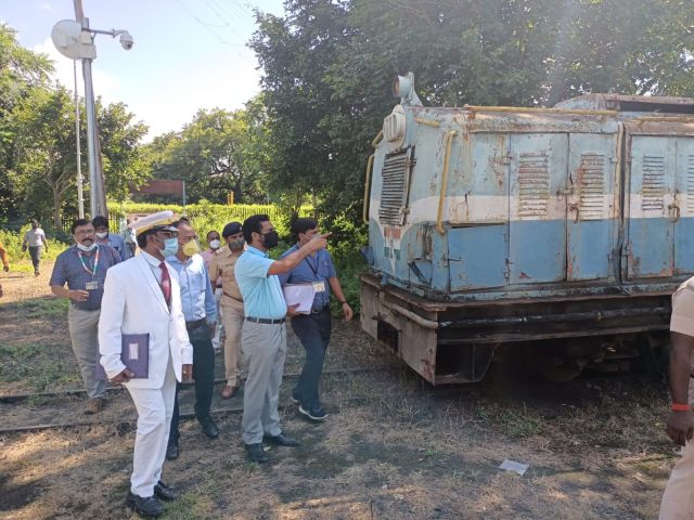 Shakuntala's exile hopes to end; Central Railway's DRM positive | 'शकुंतले'चा वनवास संपण्याची आशा; मध्य रेल्वेचे डीआरएम सकारात्मक Shakuntala's exile hopes to end; Central Railway's DRM positive | 'शकुंतले'चा वनवास संपण्याची आशा; मध्य रेल्वेचे डीआरएम सकारात्मक