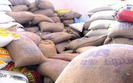 Depriving urban students from school nutrition | शालेय पोषण आहारापासून शहरी विद्यार्थी वंचित