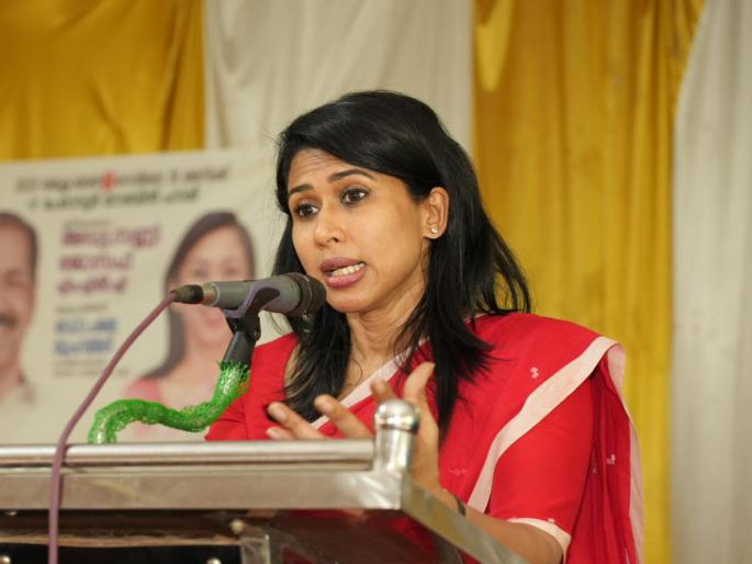 Only BJP can threaten women Mahadik's case Criticism by Shama Mohammad | महिलांना धमक्या भाजपच देऊ शकते; महाडिक यांच्या प्रकरणावरून डॉ. शमा मोहंमद यांची टीका Only BJP can threaten women Mahadik's case Criticism by Shama Mohammad | महिलांना धमक्या भाजपच देऊ शकते; महाडिक यांच्या प्रकरणावरून डॉ. शमा मोहंमद यांची टीका